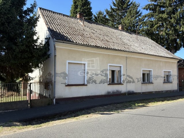 Eladó családi ház, Tornyiszentmiklóson 12.5 M Ft, 4 szobás