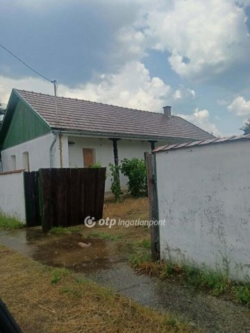 Eladó családi ház, Hosszúpályin 11.9 M Ft, 2 szobás