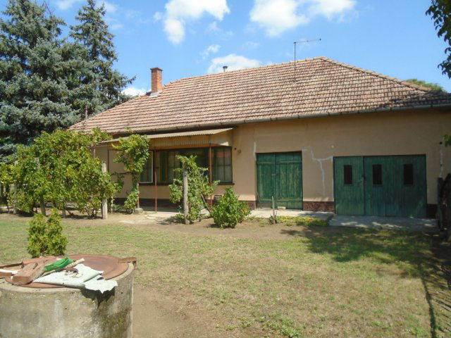 Eladó családi ház, Lakitelken, Árpádszállási úton 17.9 M Ft