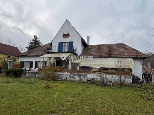 Eladó családi ház, Tahitótfalun, Visegrádi úton 220 M Ft