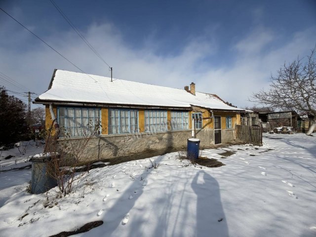 Eladó családi ház, Rácalmáson 23 M Ft, 2 szobás
