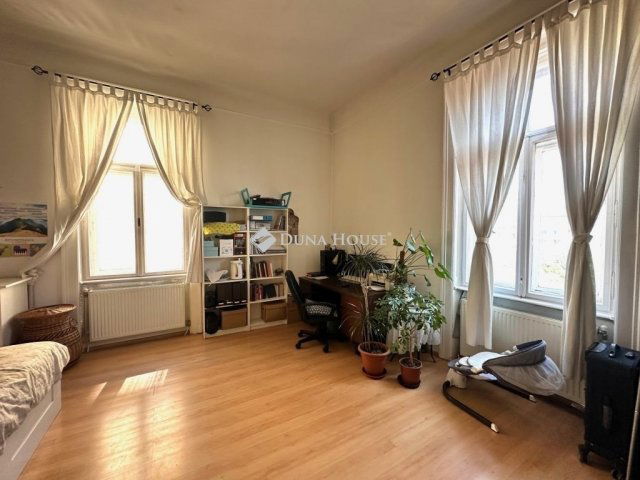 Eladó téglalakás, Budapesten, VIII. kerületben 85.9 M Ft