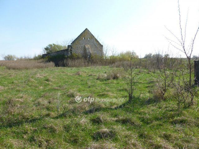 Eladó családi ház, Lesencetomajon 26.5 M Ft, 2 szobás