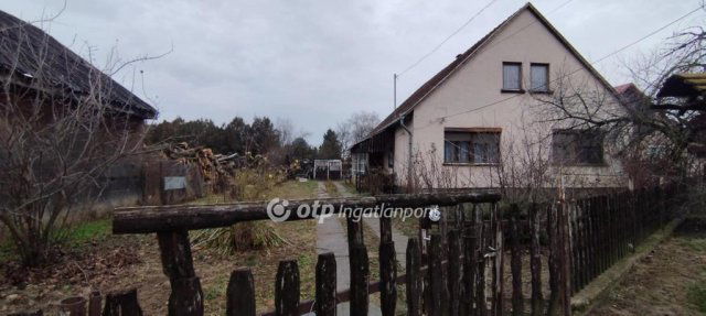 Eladó családi ház, Decsen 29.9 M Ft, 2+1 szobás