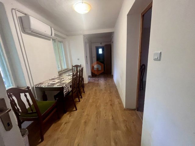 Kiadó családi ház, albérlet, Pécsett 180 E Ft / hó, 2 szobás