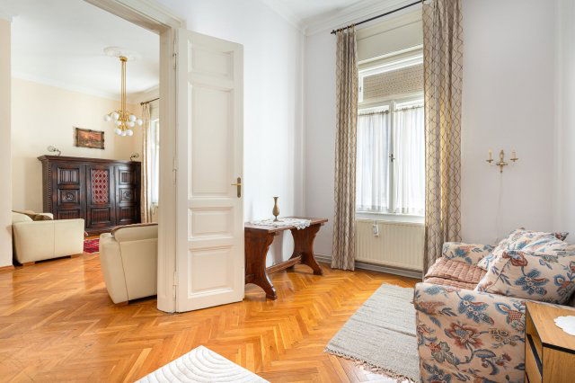 Eladó téglalakás, Budapesten, V. kerületben 149 M Ft, 2+1 szobás