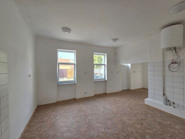 Eladó üzlethelyiség, Budapesten, XX. kerületben 33.99 M Ft