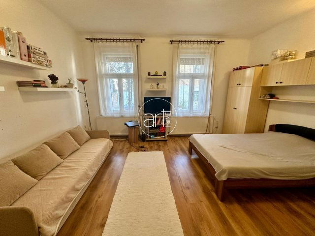 Eladó téglalakás, Szegeden, Bodzafa utcában 42.9 M Ft, 1 szobás