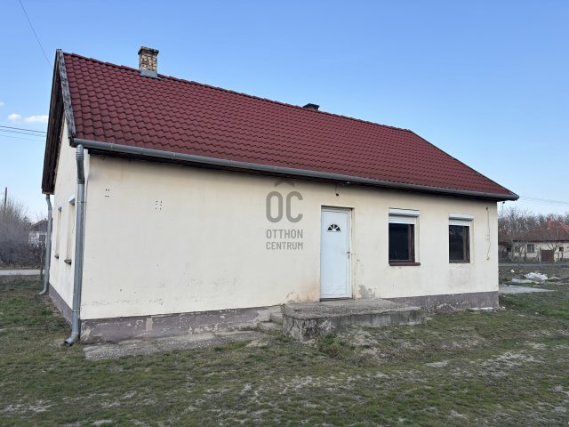 Eladó családi ház, Nyársapáton 23.7 M Ft, 3 szobás