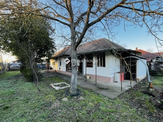 Eladó családi ház, Tápiószecsőn 34.9 M Ft, 2 szobás