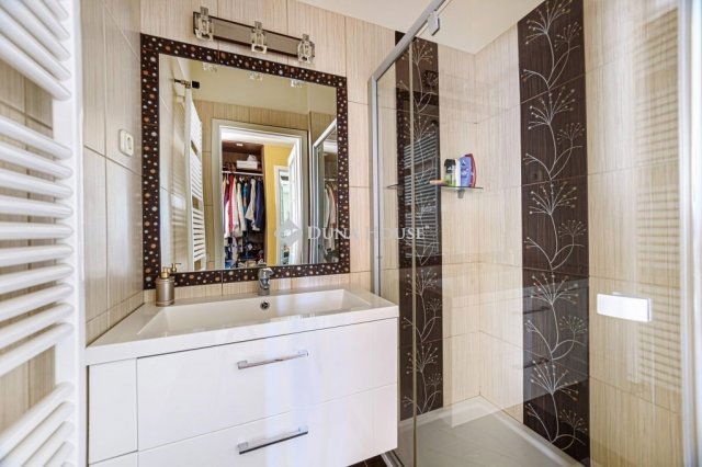 Eladó téglalakás, Budapesten, II. kerületben 249.9 M Ft