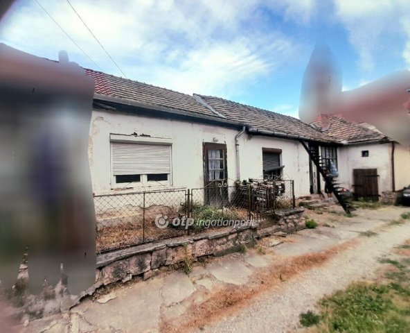 Eladó sorház, Tardoson 28 M Ft, 3 szobás / költözzbe.hu