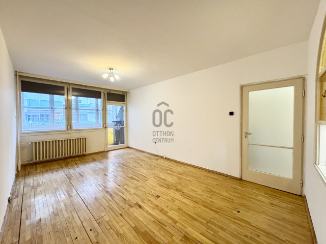Eladó téglalakás, Szekszárdon, Széchenyi utcában 36 M Ft