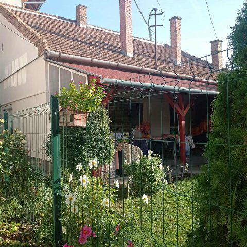 Eladó téglalakás, Szegeden 41 M Ft, 1 szobás