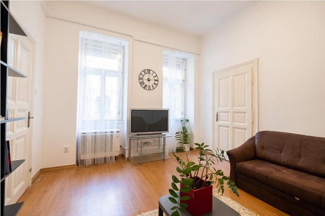 Eladó téglalakás, Budapesten, VII. kerületben, Almássy utcában