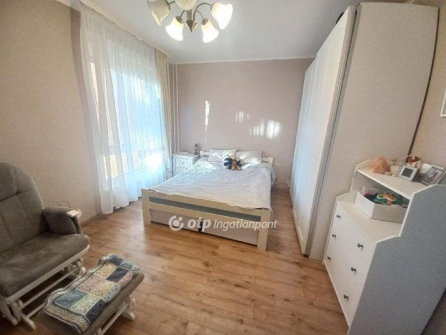 Eladó panellakás, Budapesten, XV. kerületben 75 M Ft, 2+1 szobás