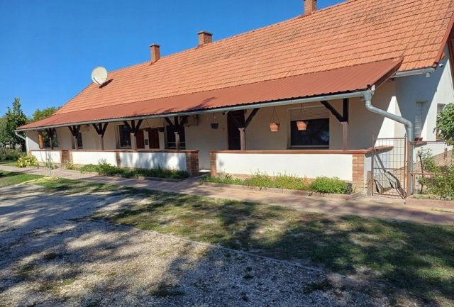 Eladó mezogazdasagi ingatlan, Ócsán 92.5 M Ft