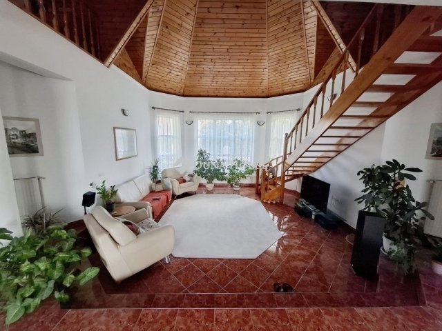 Eladó családi ház, Fóton 168.9 M Ft, 5 szobás