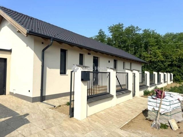 Eladó ikerház, Vasadon 82.9 M Ft, 4 szobás / költözzbe.hu