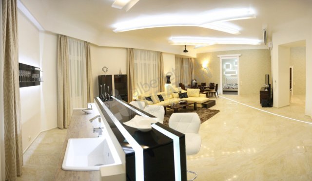 Kiadó téglalakás, albérlet, V. kerületben, Régi posta utcában