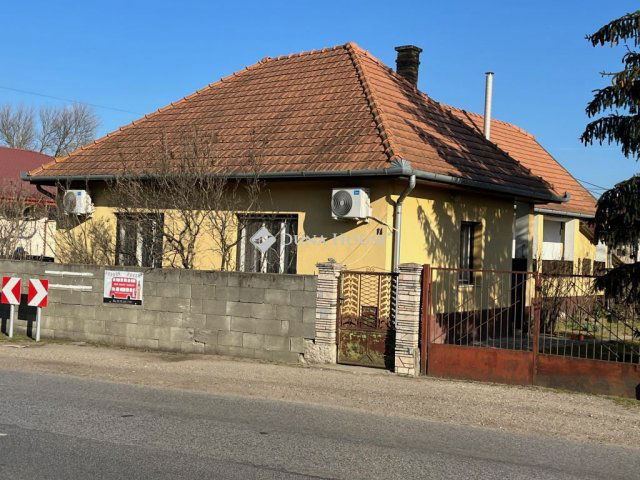 Eladó családi ház, Tápióbicskén 37.5 M Ft, 2 szobás