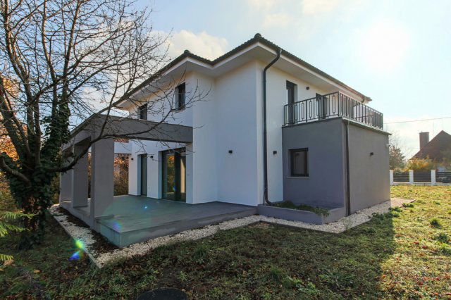 Eladó családi ház, Nagykovácsiban 279 M Ft, 5 szobás