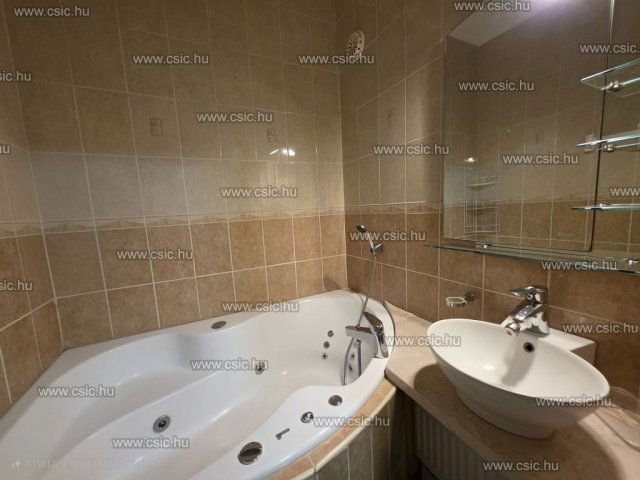 Eladó téglalakás, Budapesten, III. kerületben 66.9 M Ft