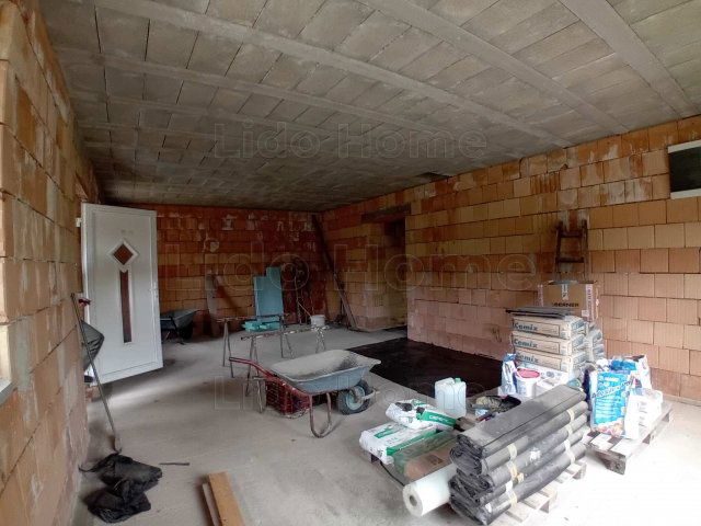 Eladó családi ház, Öskün 47.5 M Ft, 2 szobás
