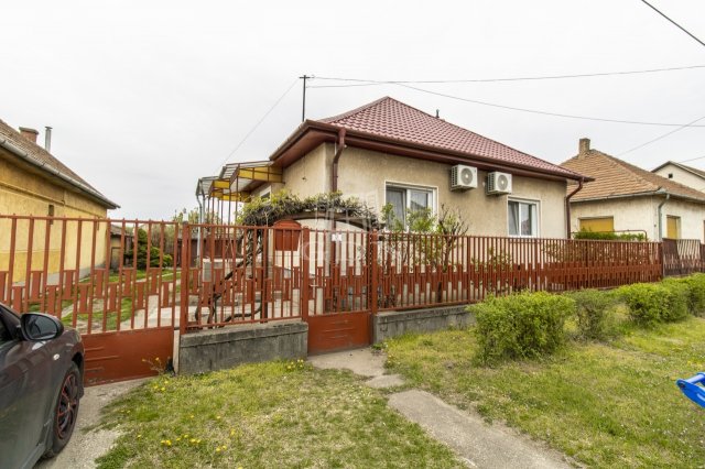 Eladó családi ház, Turán 38 M Ft, 3 szobás