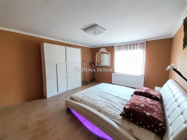 Eladó családi ház, Békéscsabán 39.999 M Ft, 3 szobás