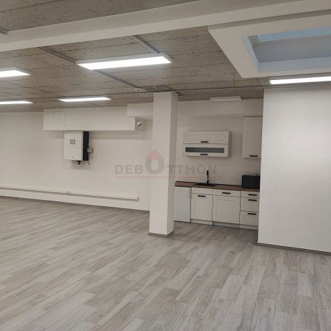 Eladó iroda, Debrecenben 119 M Ft / költözzbe.hu