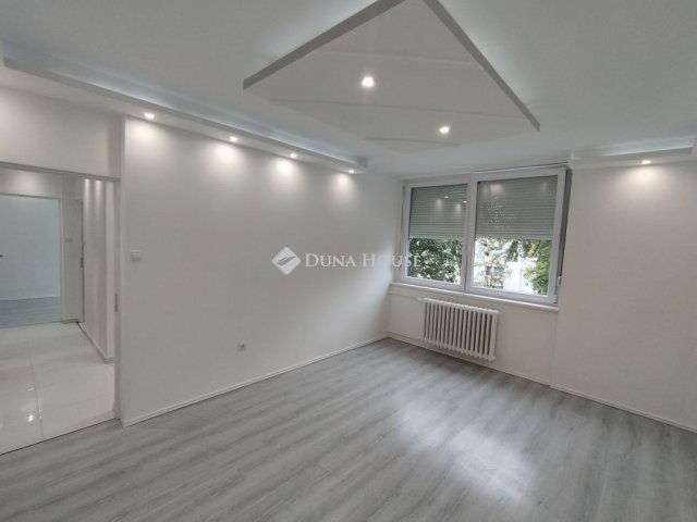 Eladó téglalakás, Tatabányán 41.99 M Ft, 2 szobás