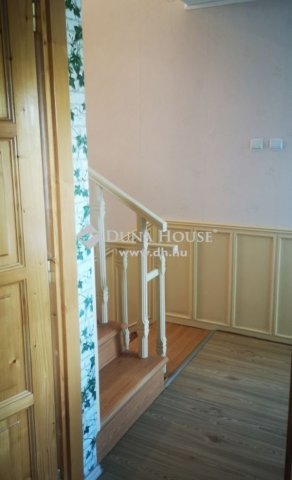 Eladó családi ház, Nagykovácsiban 165 M Ft, 5 szobás