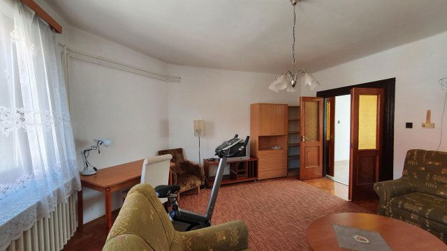 Kiadó téglalakás, albérlet, Debrecenben 300 E Ft / hó, 3 szobás