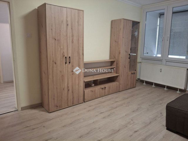 Kiadó panellakás, albérlet, Gyöngyösön 120 E Ft / hó