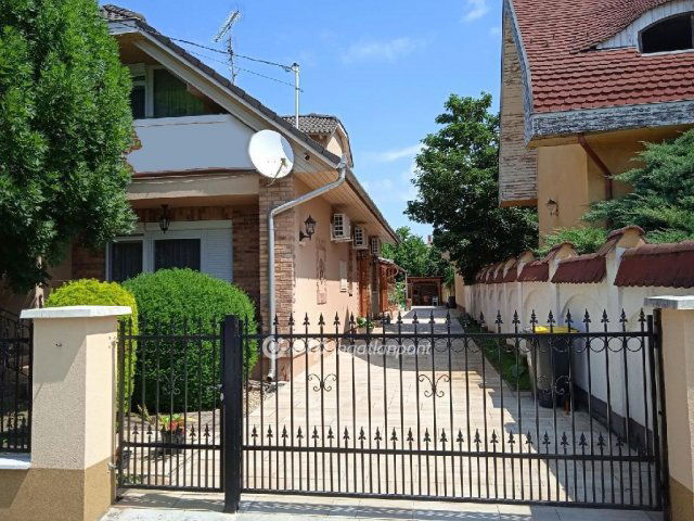 Eladó családi ház, Hajdúszoboszlón 149 M Ft, 8 szobás