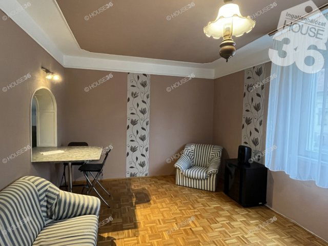 Eladó téglalakás, Kecskeméten 44.5 M Ft, 2 szobás