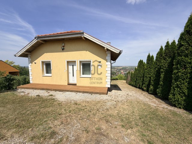 Eladó családi ház, Nyúlon 79.9 M Ft, 3 szobás