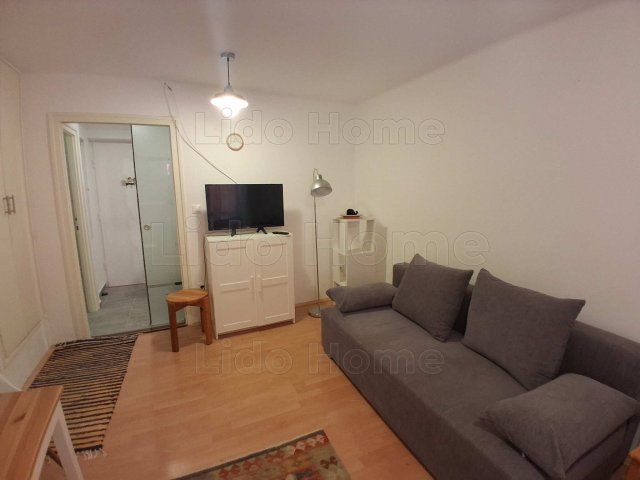 Kiadó nyaraló, Balatonalmádiban 250 E Ft / hó, 2 szobás