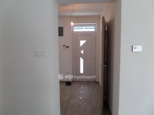Eladó ikerház, Gödöllőn 94.5 M Ft, 4 szobás
