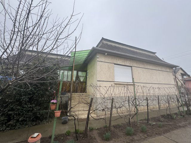 Eladó családi ház, Ecséden 39.9 M Ft, 3 szobás