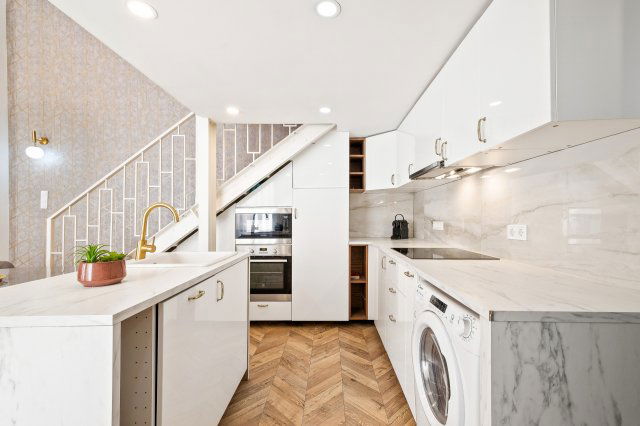 Eladó téglalakás, Budapesten, VI. kerületben 169.9 M Ft