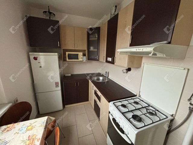 Eladó panellakás, Győrött 47.5 M Ft, 2 szobás