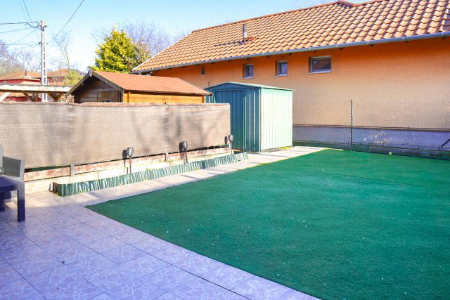 Eladó ikerház, Szigethalmon 72.5 M Ft, 3 szobás