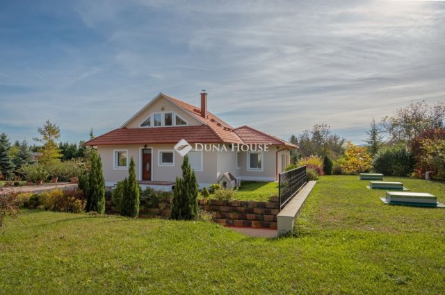 Eladó családi ház, Pomázon 199 M Ft, 6 szobás