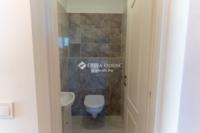 Eladó családi ház, Pomázon 199 M Ft, 5 szobás