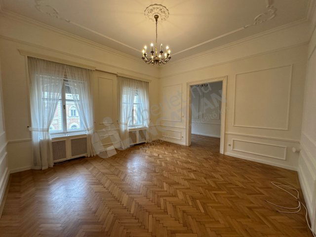 Kiadó téglalakás, albérlet, V. kerületben, Alkotmány utcában