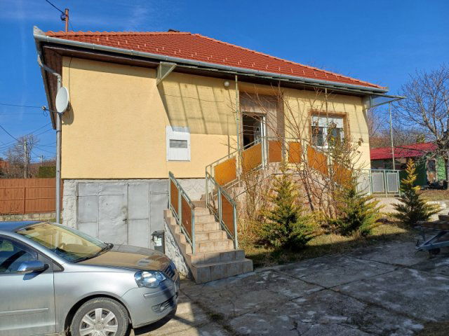 Eladó családi ház, Pilisszántón 74.9 M Ft, 2+1 szobás