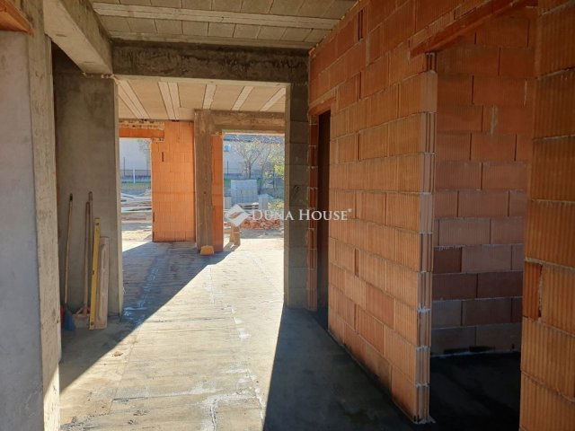 Eladó családi ház, Dunakeszin 210 M Ft, 5 szobás