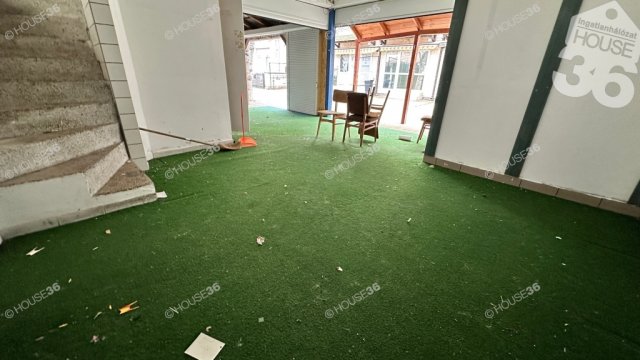 Eladó üzlethelyiség, Siófokon 32.9 M Ft, 2 szobás